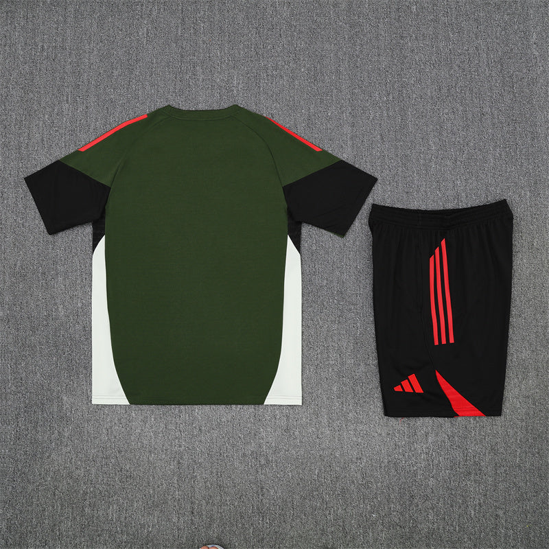 FC Bayern München 2025/26 Training Set Green