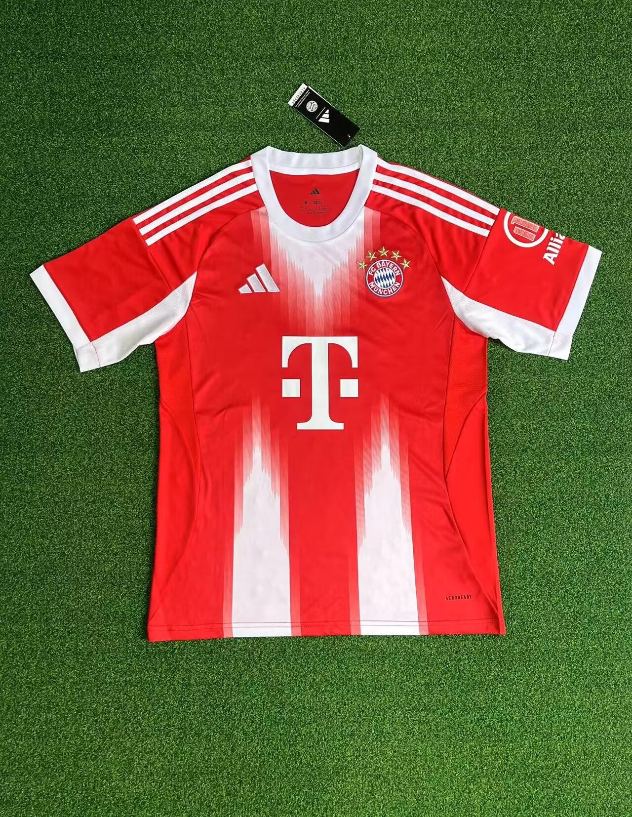 FC Bayern München 2025/26 thuistenue