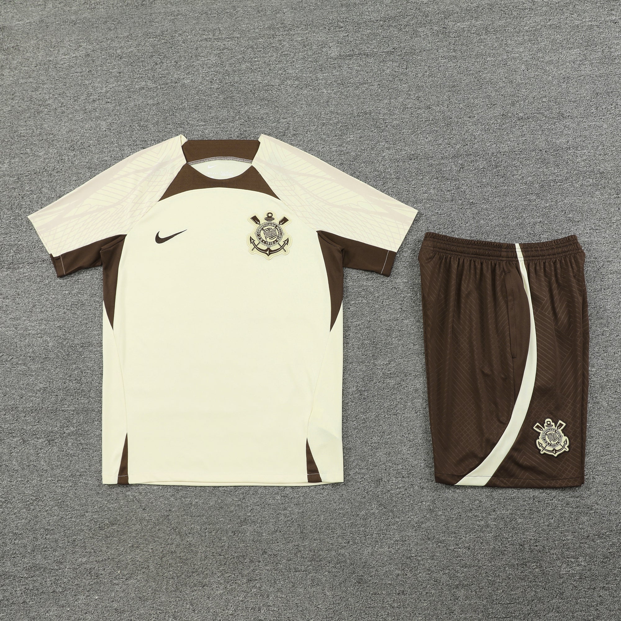 Corinthians 2024/25 Training Set Creme