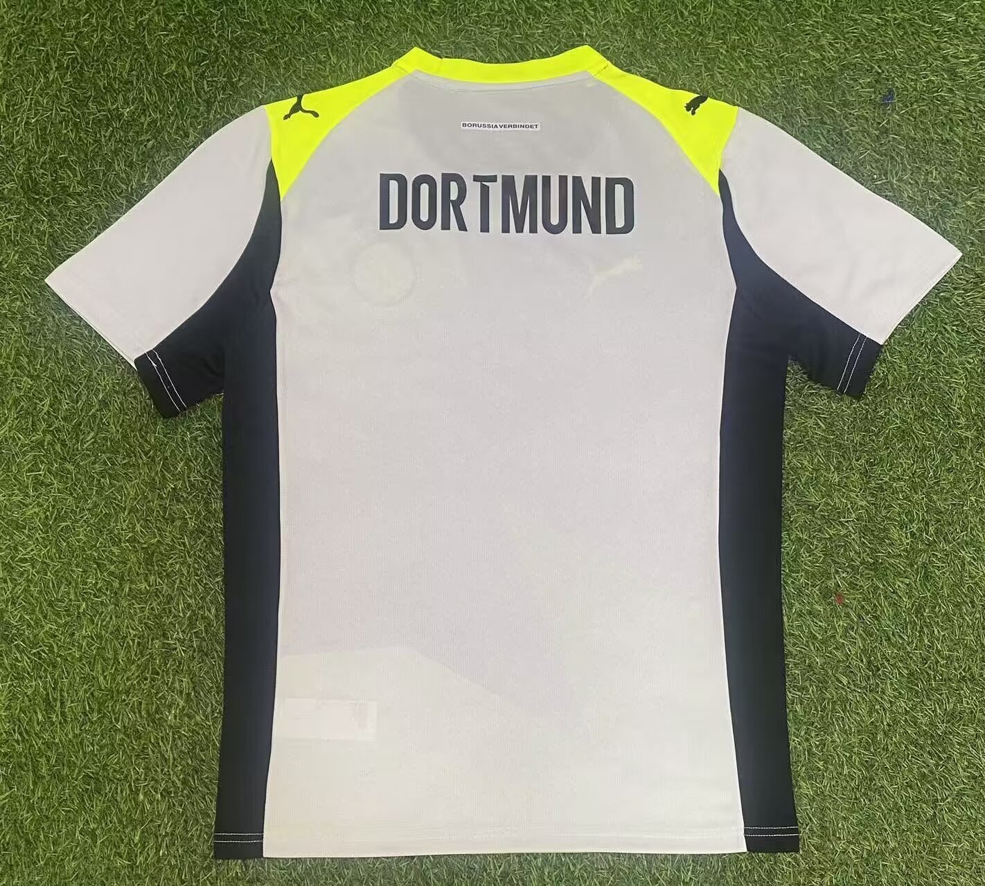 Borussia Dortmund 2025/26 Away Kit