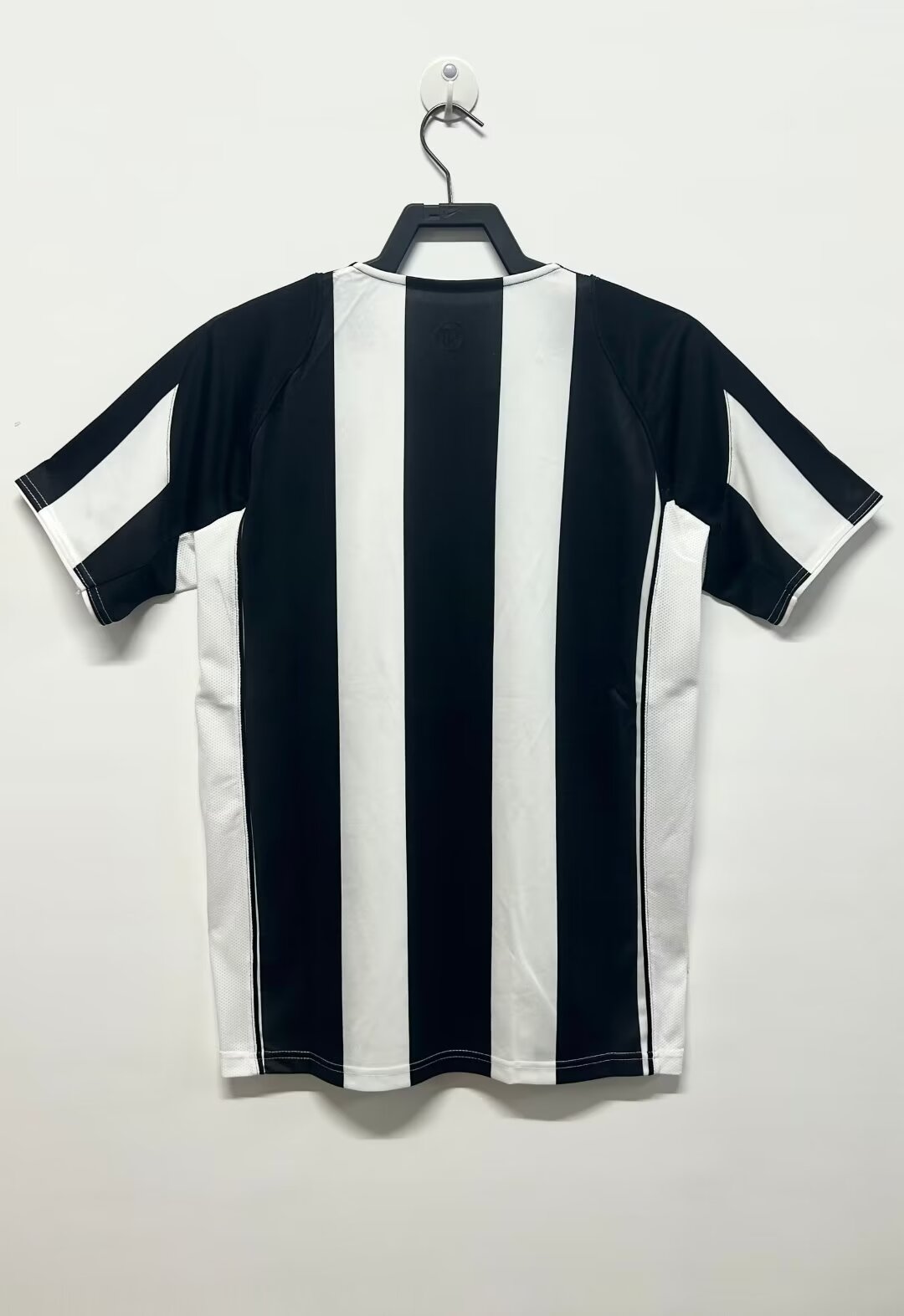 Juventus 2004/05 Retro Home Kit