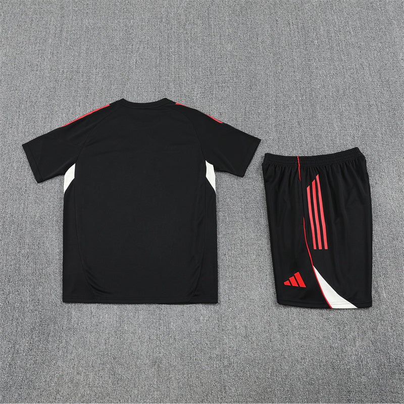 Liverpool 2025/26 Training Set Black