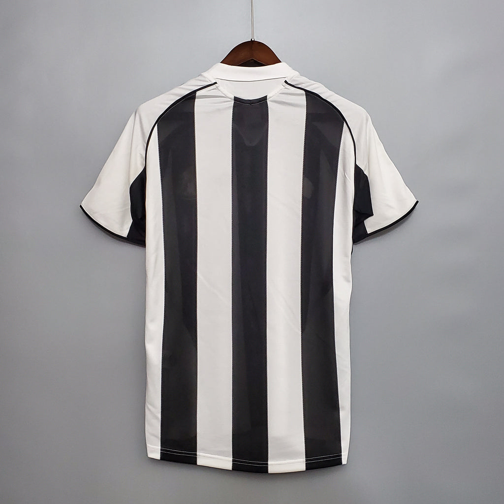 Newcastle United 2005/06 Retro Home Kit