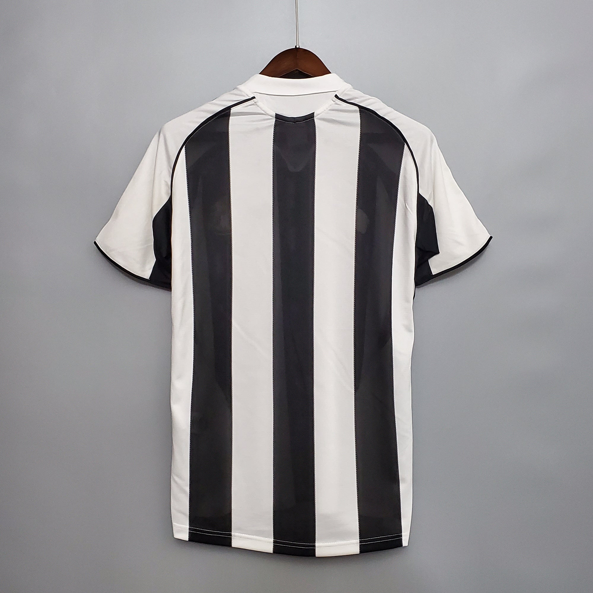Newcastle United 2005/06 Retro Home Kit