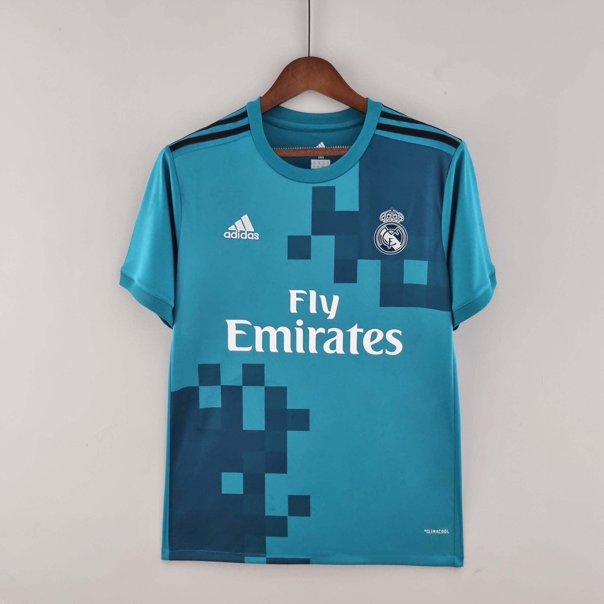Real Madrid 2017/18 Retro Away Kit