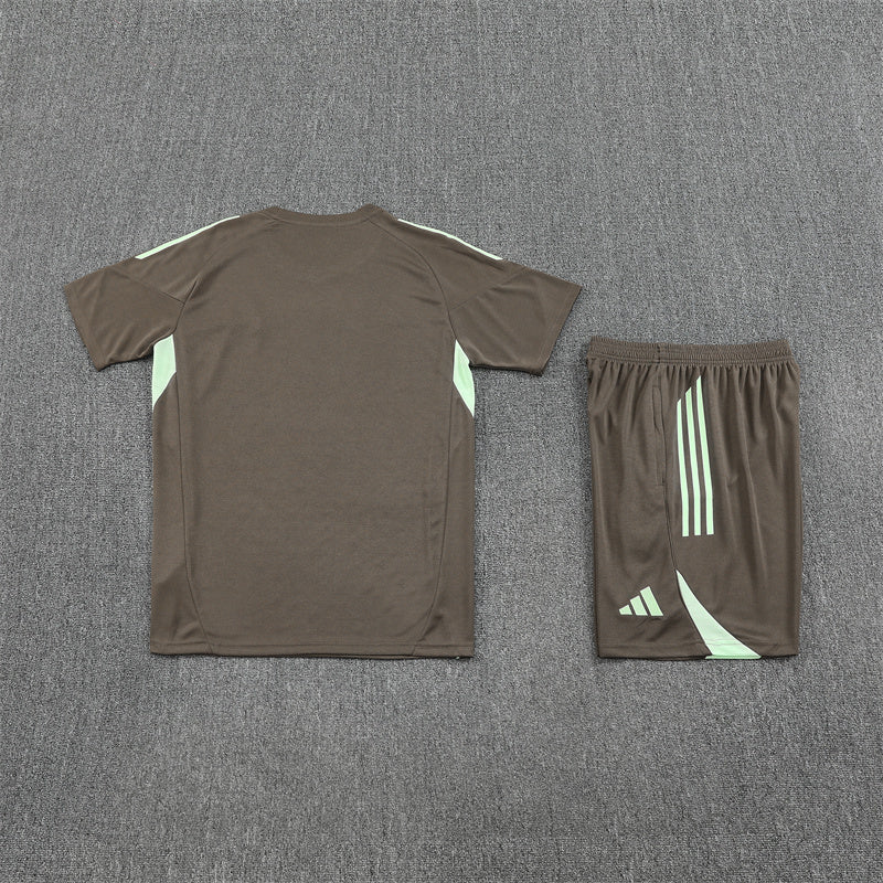 Real Madrid trainingsset 2025/26 Donkergroen