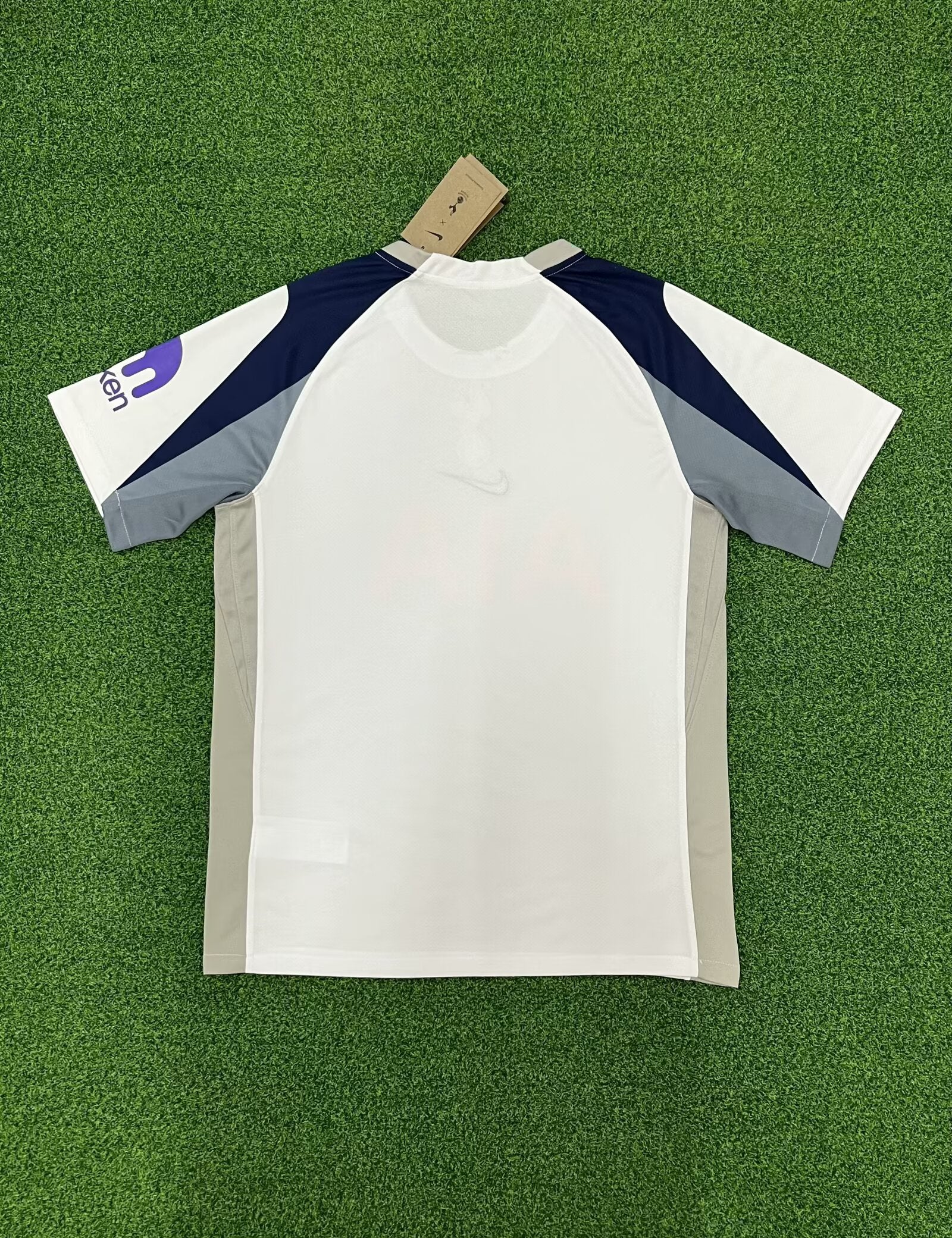 Tottenham Hotspurs 2025/26 Home Kit