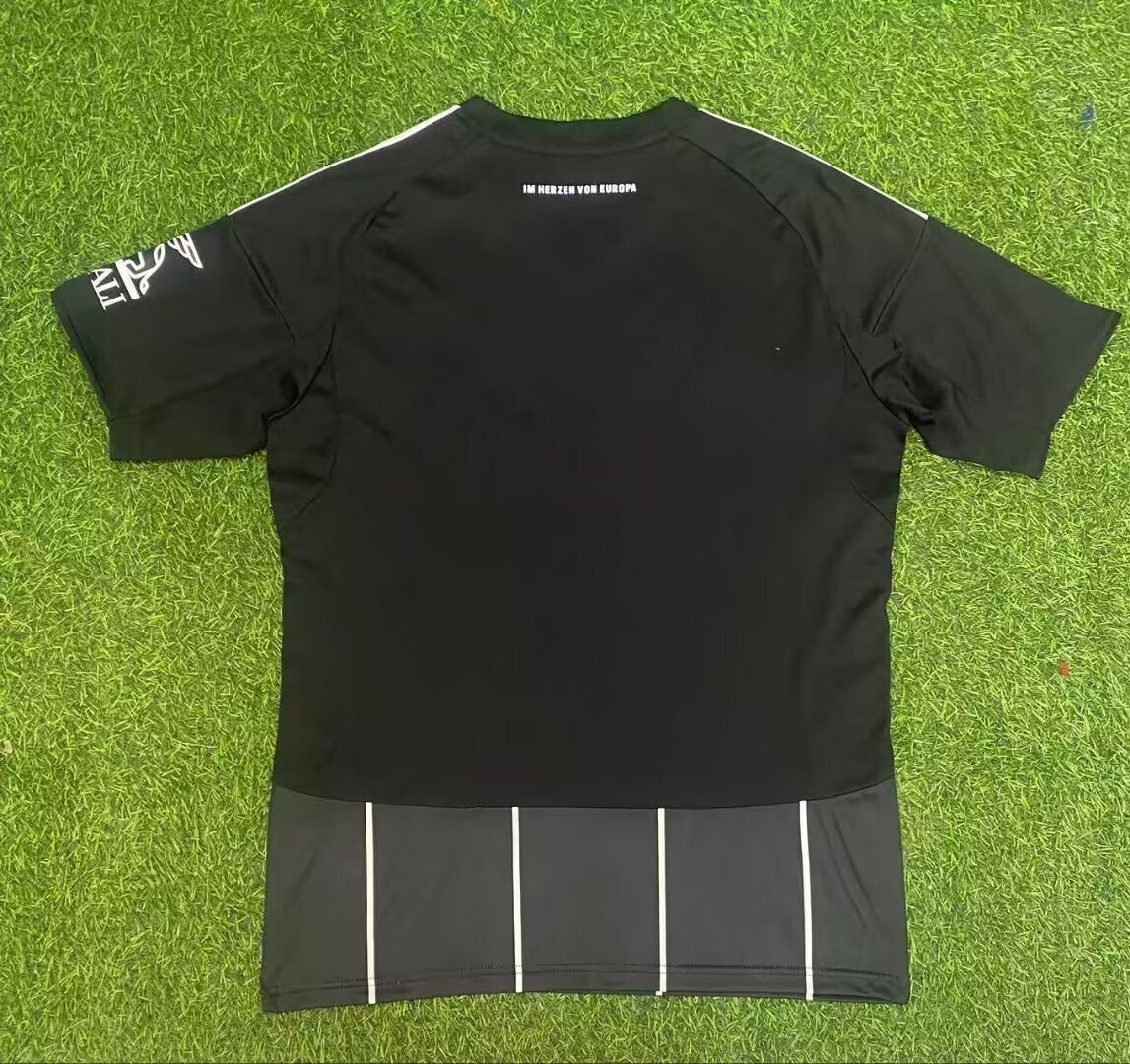 Eintracht Frankfurt 2025/26 UCL-tenue